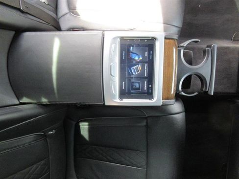 Used 2018 BMW 750i xDrive image 28