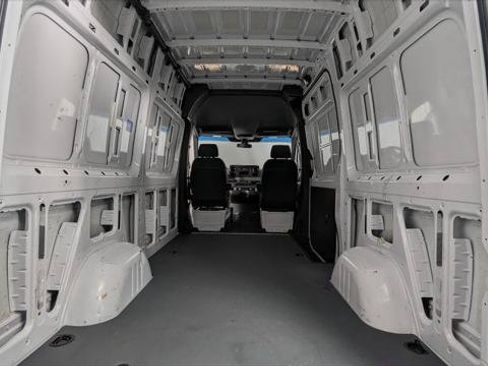 Used 2022 Mercedes-Benz Sprinter 2500 image 16
