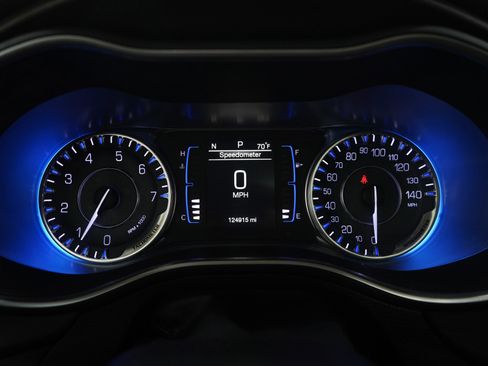 Used 2016 Chrysler 200 Limited w/ Anniversary Edition FWD image 23