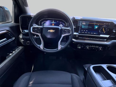 Used 2023 Chevrolet Silverado 1500 LT w/ Protection Package RWD image 6