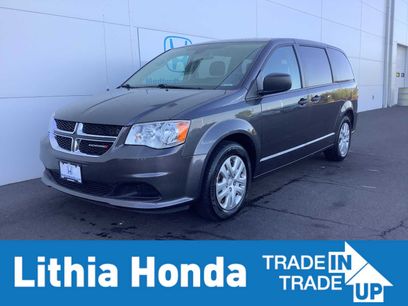 Used 2019 Dodge Grand Caravan SE w/ UConnect Hands-Free Group