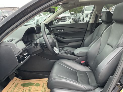 Used 2025 Honda Accord Touring image 15