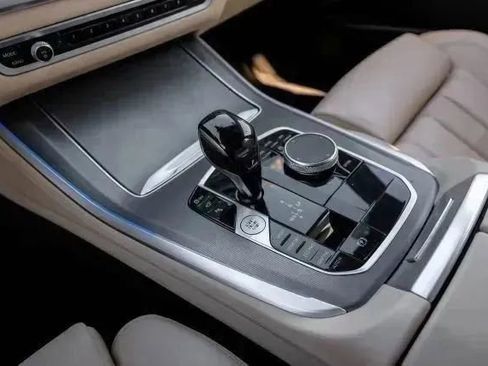 Used 2022 BMW X5 sDrive40i w/ M Sport Package image 31