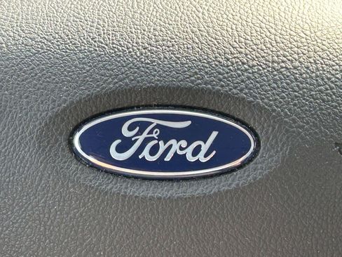 Used 2018 Ford Focus SE FWD image 25