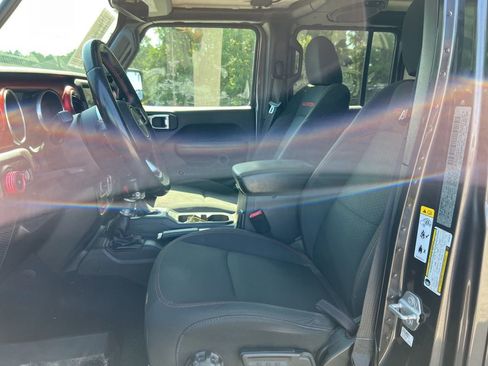 Certified 2018 Jeep Wrangler Unlimited Rubicon image 15