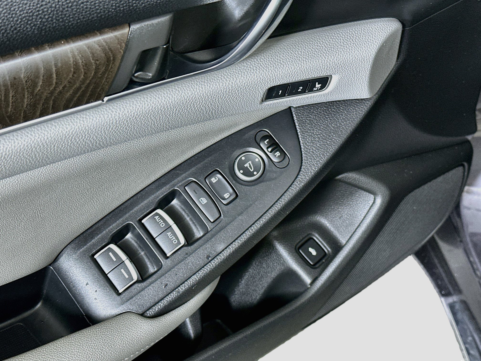 Used 2019 Honda Accord Touring image 15