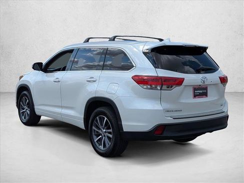 Used 2018 Toyota Highlander XLE w/ Carpet Mat Package (TMS) FWD image 7