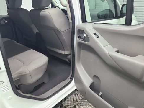 Used 2019 Nissan Frontier SV AWD/4WD image 35