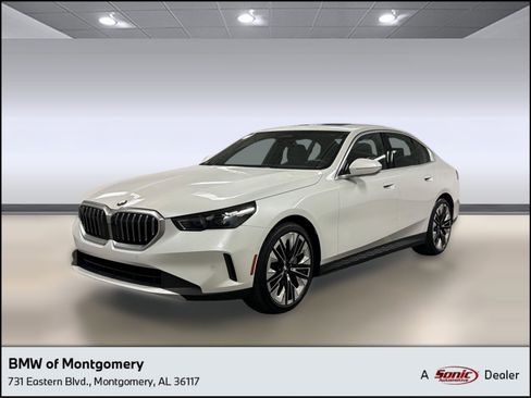 Certified 2025 BMW 540i xDrive AWD/4WD image 1