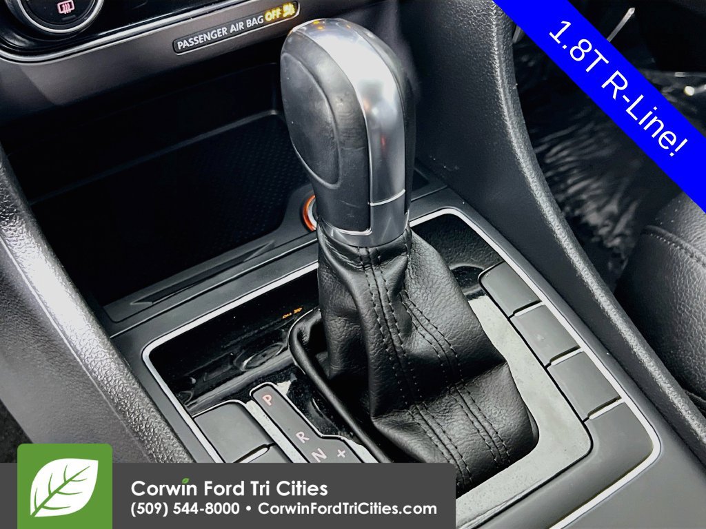 Used 2017 Volkswagen Passat 1.8T R-Line FWD image 9