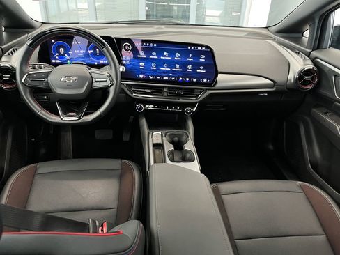 Certified 2024 Chevrolet Equinox EV RS image 16