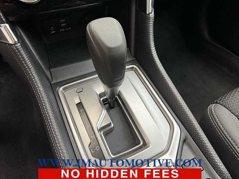 Used 2024 Subaru Forester Premium AWD/4WD image 32