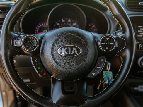 Used 2016 Kia Soul + w/ Designer's Package FWD image 17
