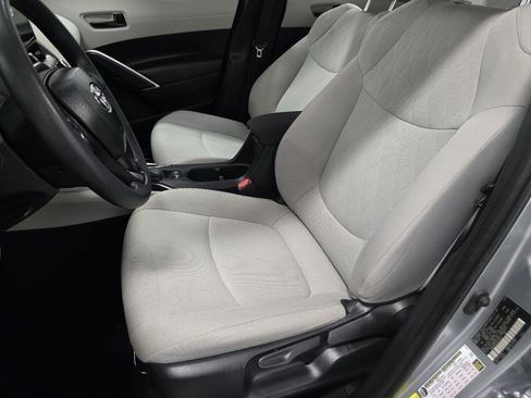 Certified 2025 Toyota Corolla Cross L image 20