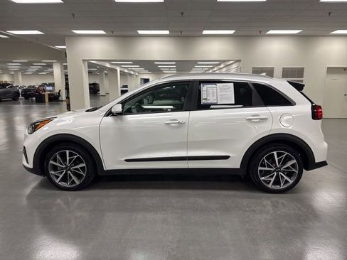 Used 2020 Kia Niro Touring image 2