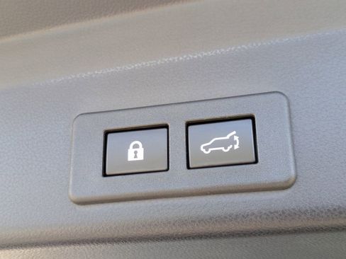 Certified 2023 Subaru Ascent Limited w/ Technology Package image 13