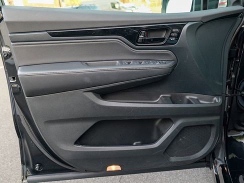 Used 2023 Honda Odyssey Touring image 17