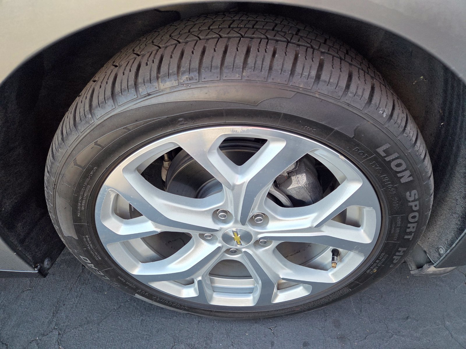 Used 2017 Chevrolet Volt Premier w/ Driver Confidence II Package FWD image 2