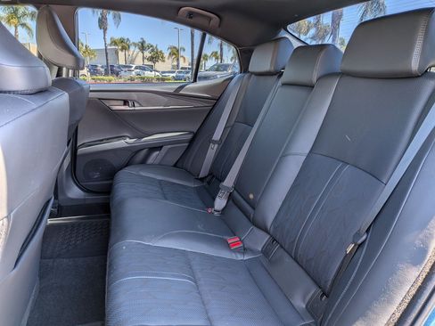 Used 2025 Toyota Camry XSE image 30