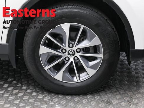 Used 2018 Toyota RAV4 XLE w/ Convenience Package image 31