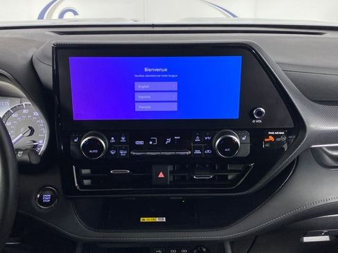 Used 2023 Toyota Highlander XSE image 17