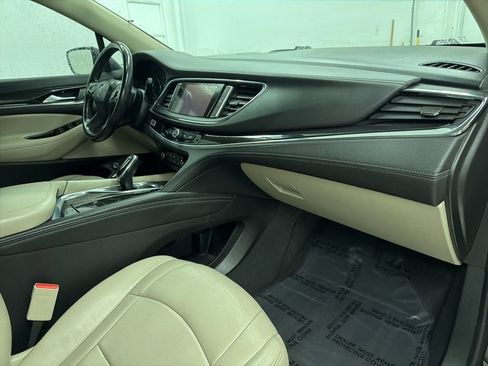 Used 2019 Buick Enclave Essence image 30