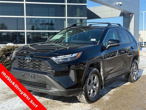 Used 2022 Toyota RAV4 XLE image 8
