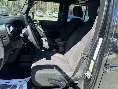 Used 2013 Jeep Wrangler Unlimited Sport image 16