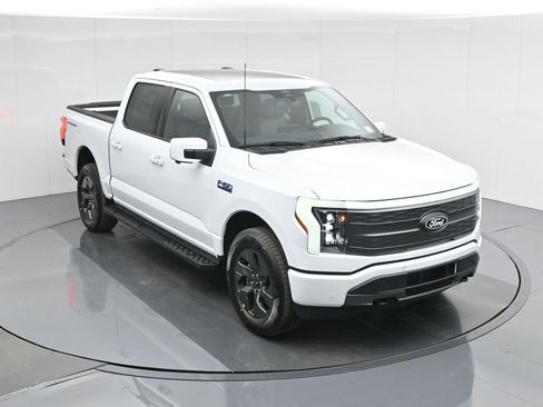 New 2025 Ford F150 Lightning Lariat image 40