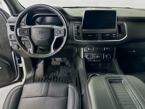 Used 2022 Chevrolet Suburban RST w/ Sport Performance Package image 18