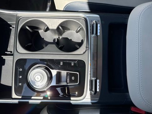 Used 2025 Kia Carnival SX Prestige FWD image 18