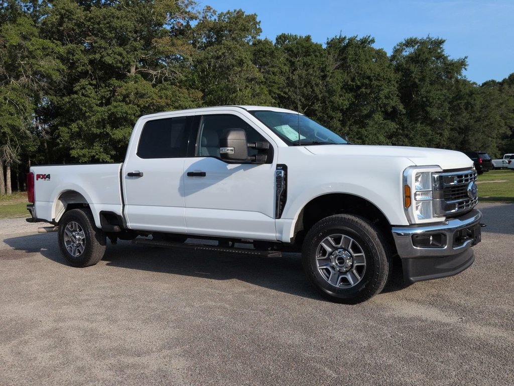Used 2025 Ford F250 XLT w/ FX4 Off-Road Package AWD/4WD image 2