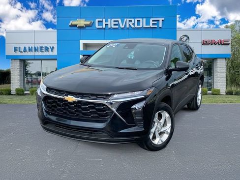 Used 2024 Chevrolet Trax LS w/ LS Convenience Package FWD image 1