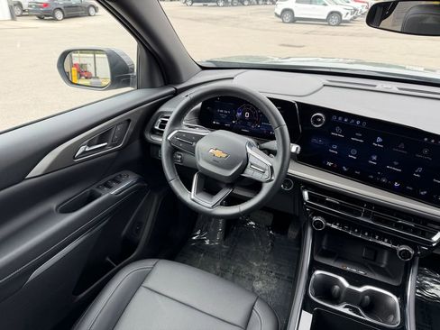Used 2026 Chevrolet Traverse LT AWD/4WD image 23
