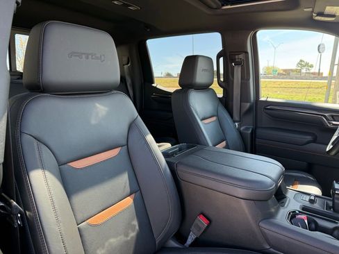 Used 2024 GMC Sierra 1500 AT4 w/ Technology Package image 40