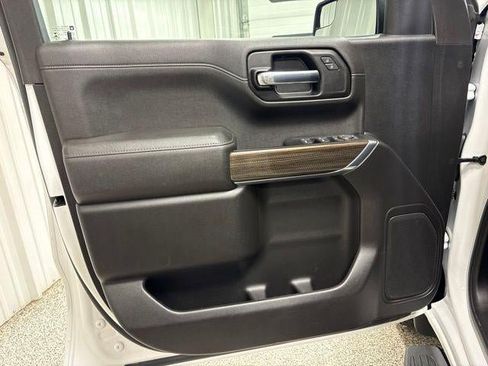Used 2022 Chevrolet Silverado 1500 RST AWD/4WD image 13