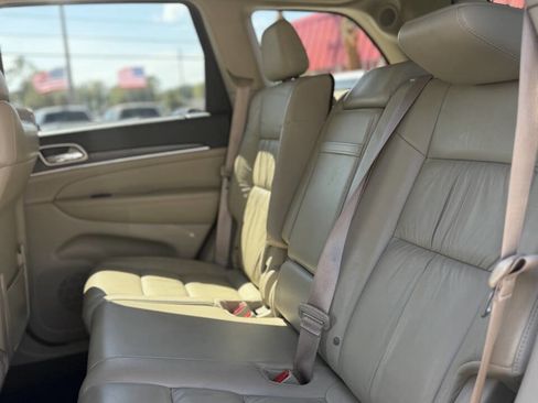 Used 2014 Jeep Grand Cherokee Limited image 18
