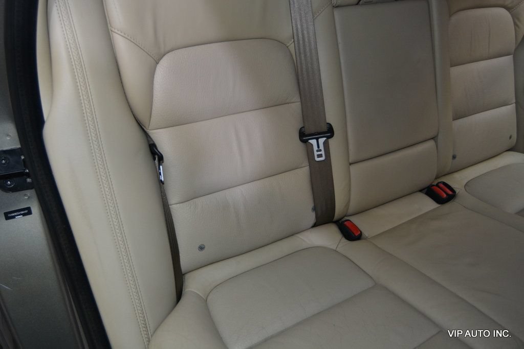 Used 2010 Volvo XC70 3.2 AWD/4WD image 24