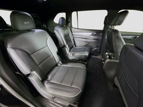 Used 2025 Buick Enclave Sport Touring w/ Power Package image 28