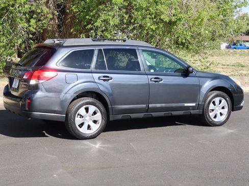 Used 2011 Subaru Outback 3.6R Limited w/ PWR Moonroof Pkg AWD/4WD image 4