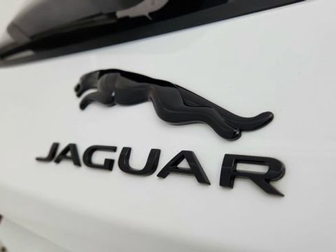 Used 2025 Jaguar F-PACE R-Dynamic S image 17