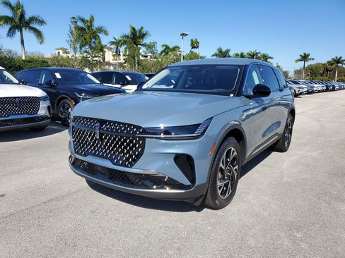 New 2026 Lincoln Nautilus Premier AWD/4WD image 2