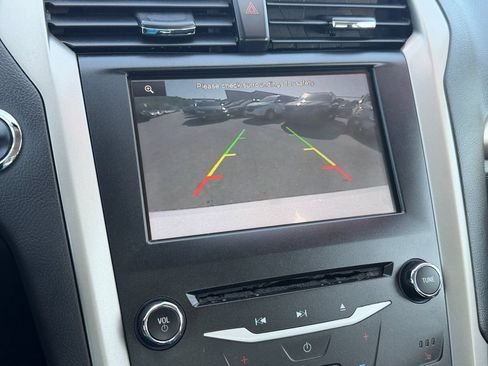 Used 2015 Ford Fusion SE w/ Equipment Group 202A FWD image 23