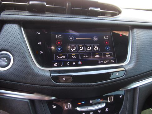 Used 2023 Cadillac XT5 Premium Luxury w/ Technology Package FWD image 18