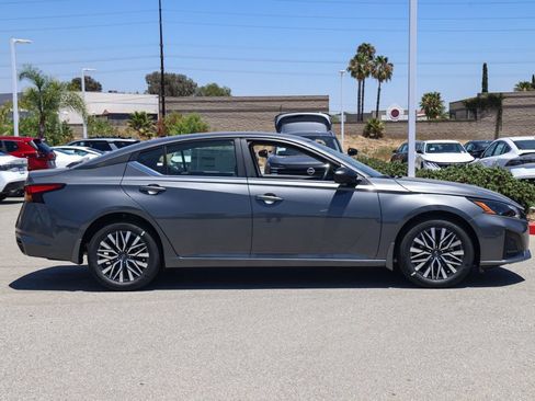 New 2026 Nissan Altima 2.5 SV FWD image 3