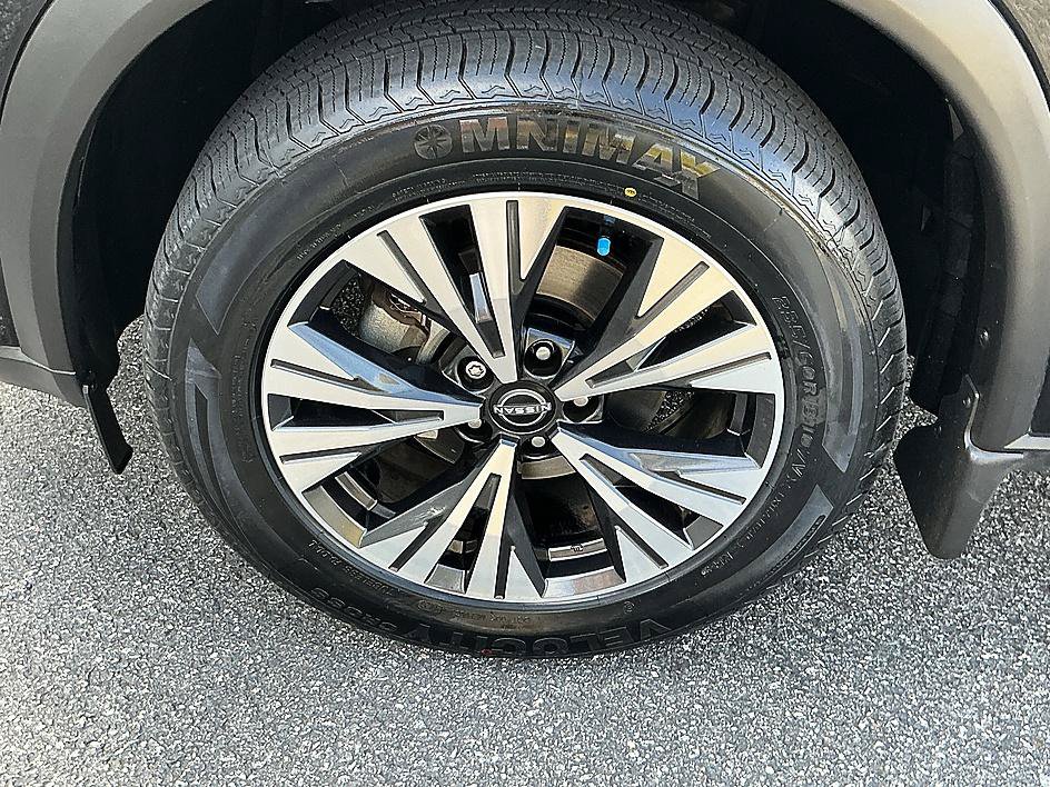 Certified 2023 Nissan Rogue SV FWD image 10