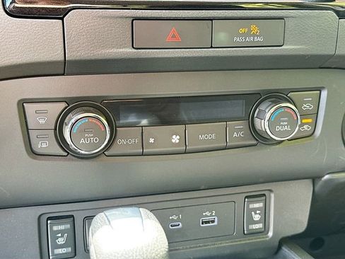 Used 2022 Nissan Frontier SV AWD/4WD image 16