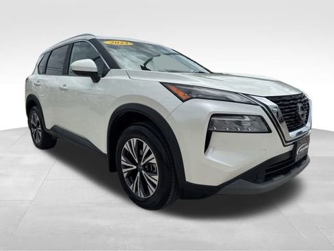 Used 2023 Nissan Rogue SV w/ SV Premium B Package image 3