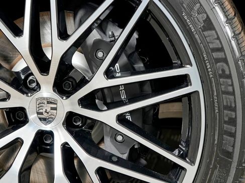 Certified 2026 Porsche Macan AWD/4WD image 37