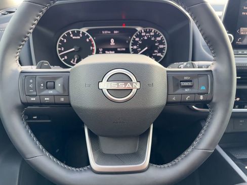 Used 2026 Nissan Rogue SV FWD image 11
